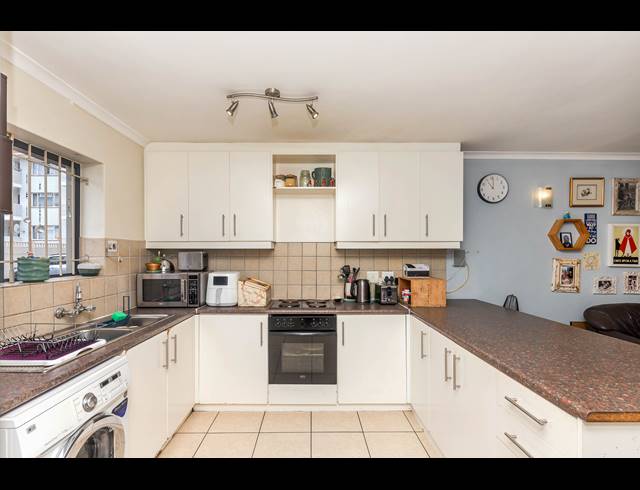 2 BEDROOM FLAT FOR SALE IN PLUMSTEAD